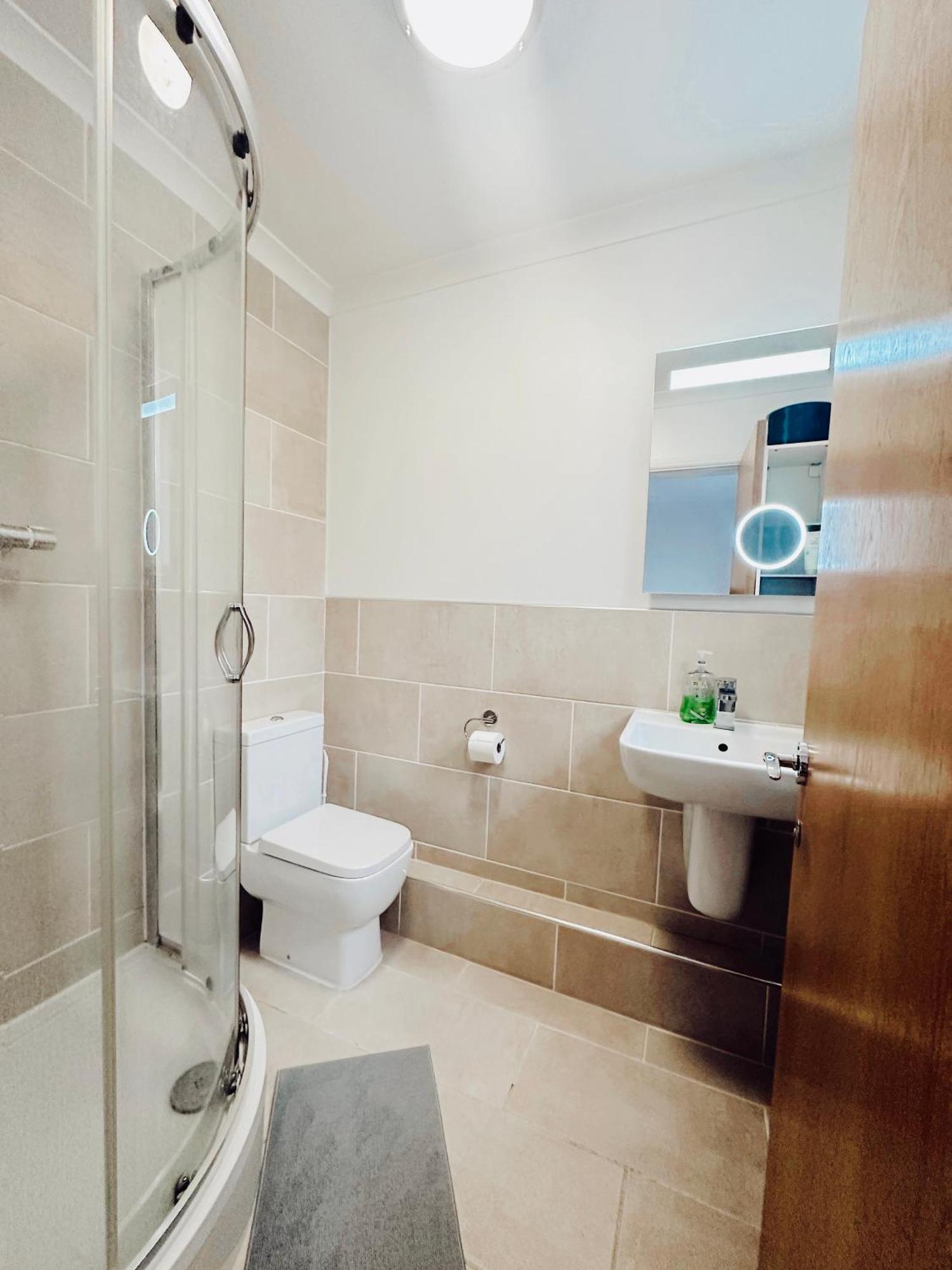 En-Suite Room 5Mins From Tower Bridge لندن المظهر الخارجي الصورة